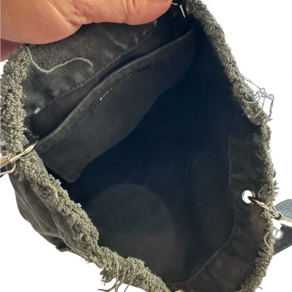 BCBG Max Azria High End Black Canvas Shoulder Bag Beach Surf Tote NICE - Picture 4 of 8